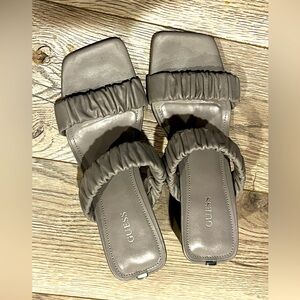 GUESS Women's Gray Sandals
